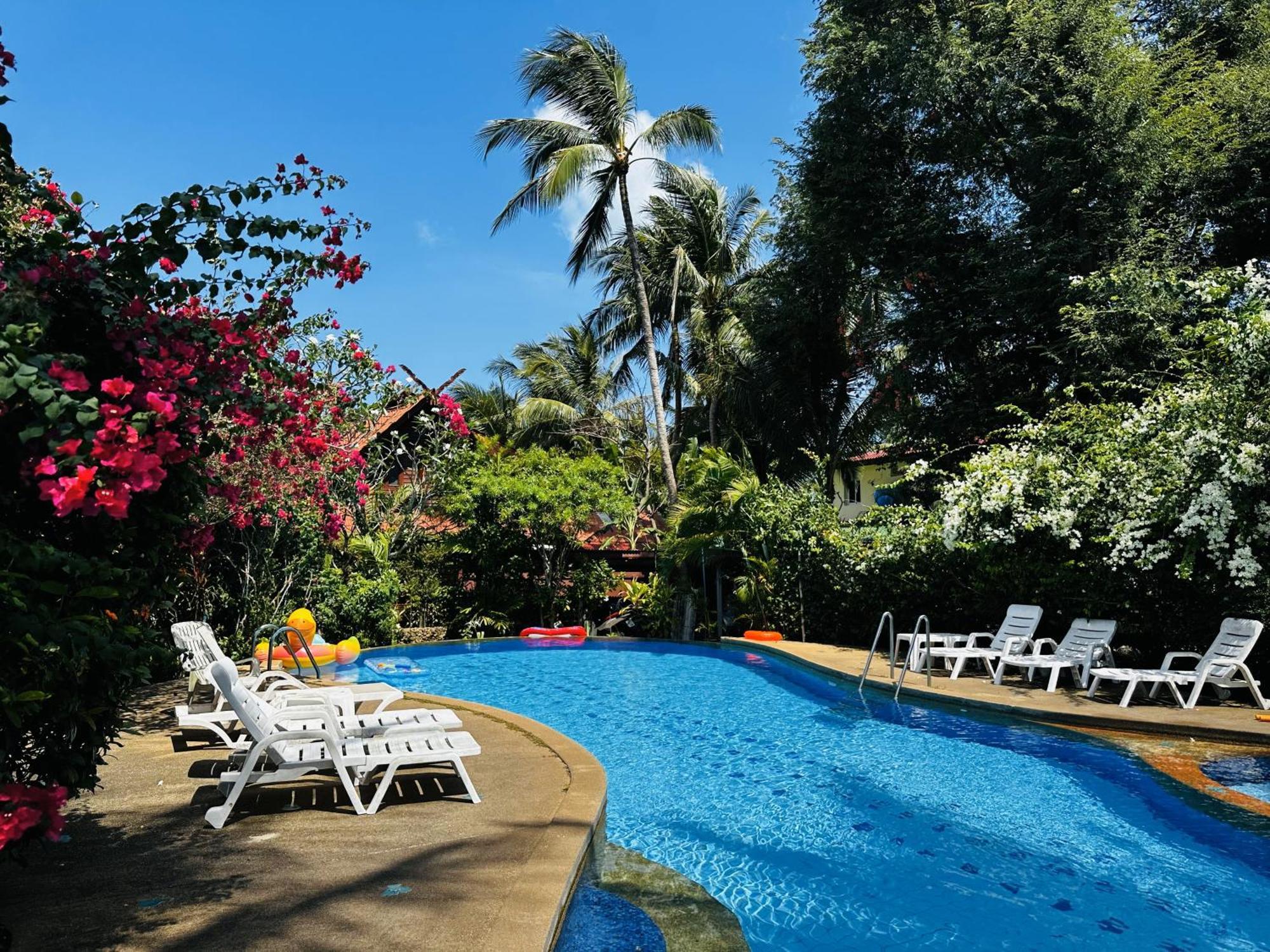 Beachside 3-Bedroom Townhouse W Private Pool At 70 Meters From Beach Ban Bang Po Exterior photo