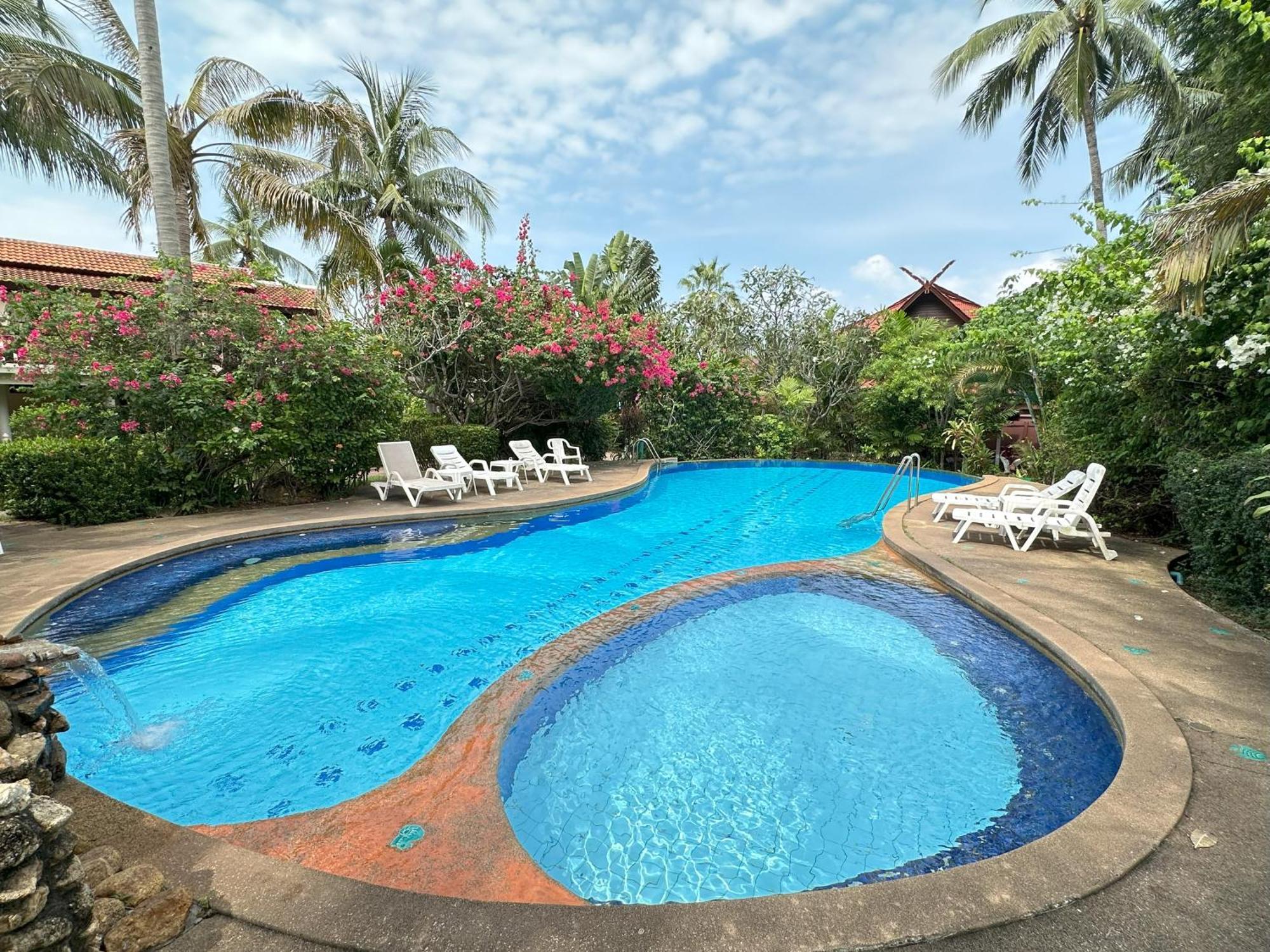 Beachside 3-Bedroom Townhouse W Private Pool At 70 Meters From Beach Ban Bang Po Exterior photo